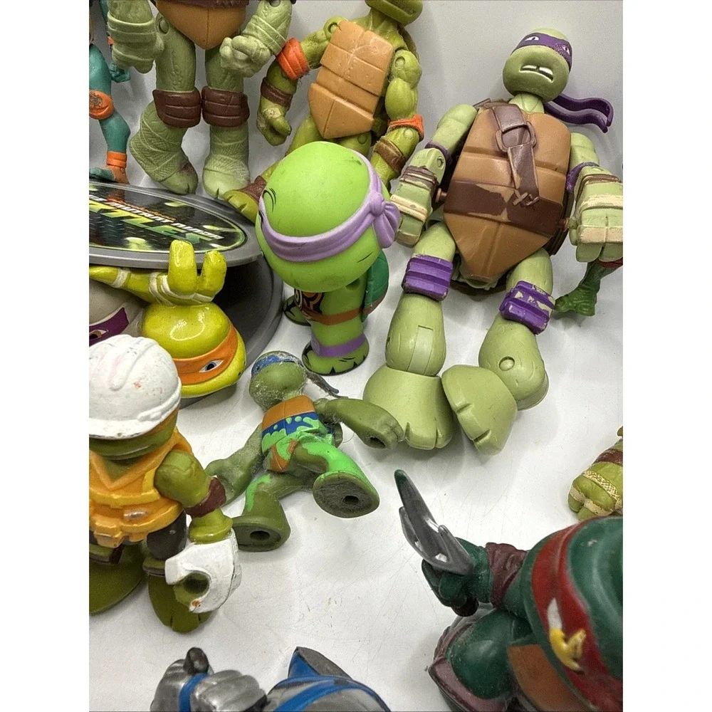 LOT 20‎ TEENAGE MUTANT NINJA TURTLES ACTION FIGURES
